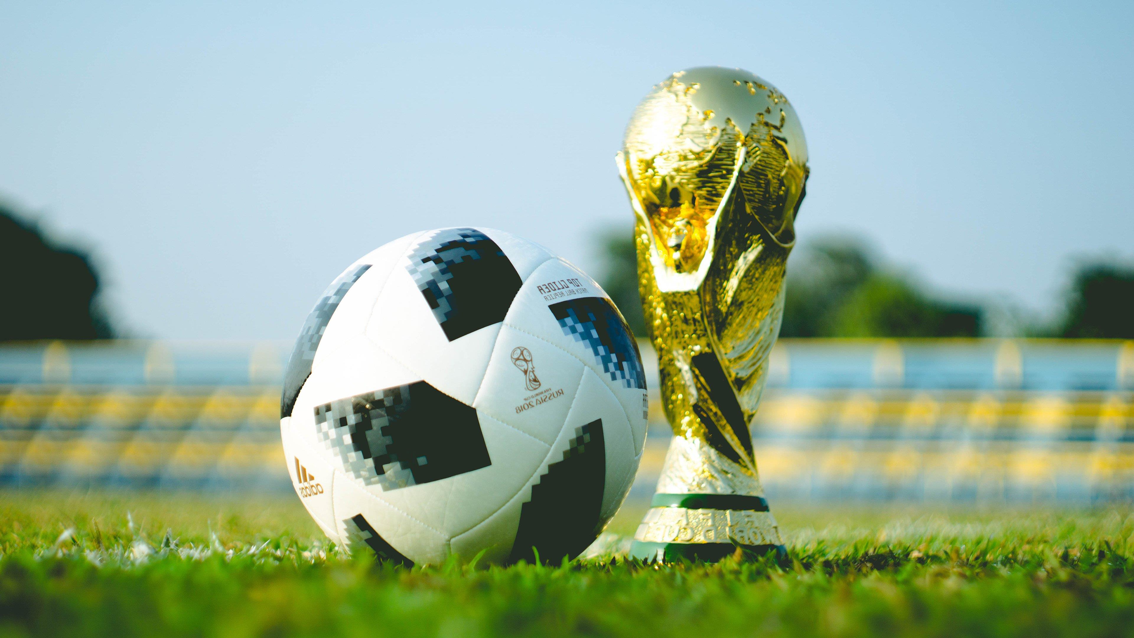 篮球公益课走进山区学校为孩子们带来全新体育体验，篮球公益活动